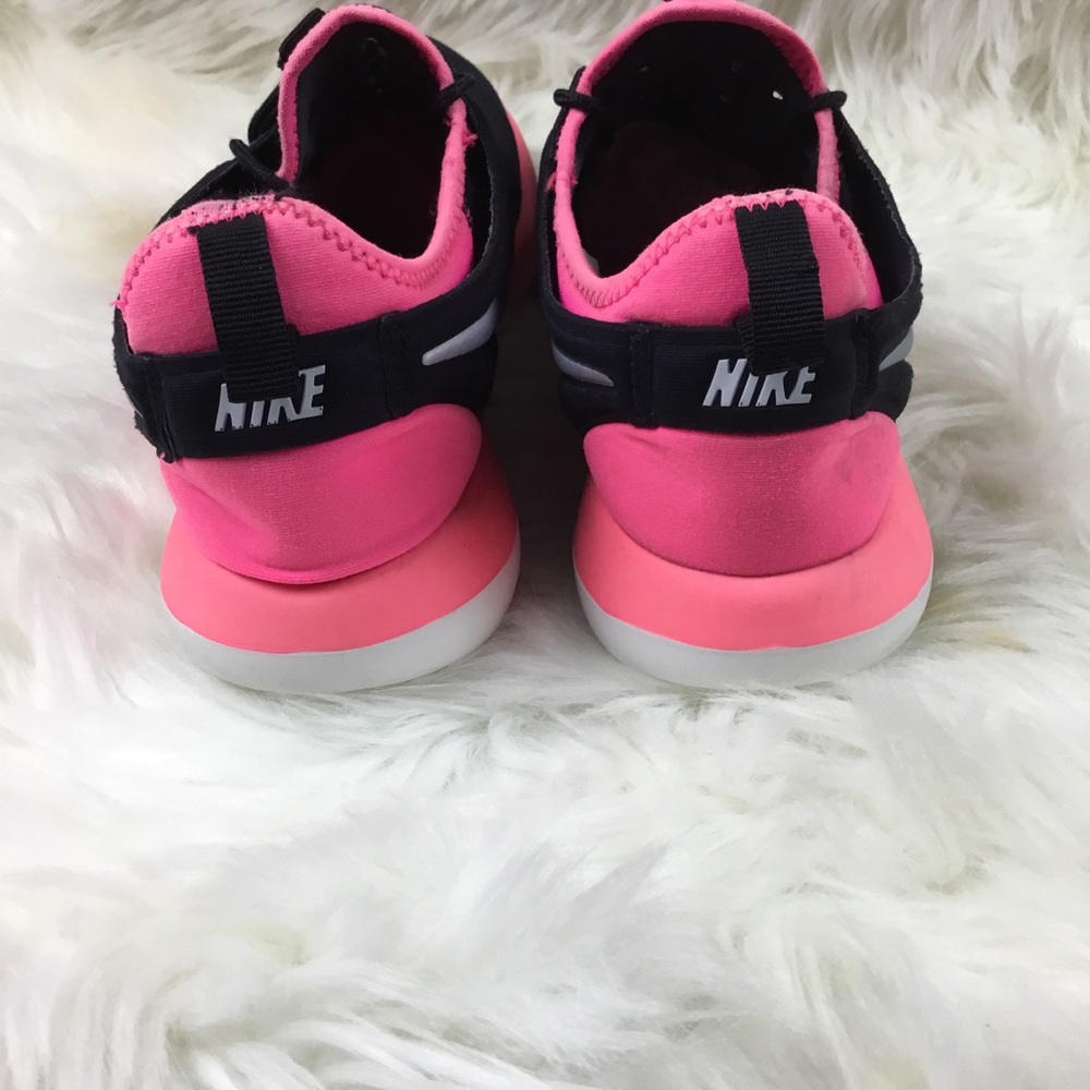 Pink black Nike running shoes - Picture 5 of 7